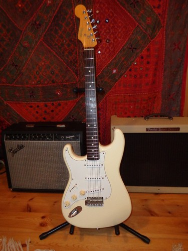 Left handed japanese - left, 1986