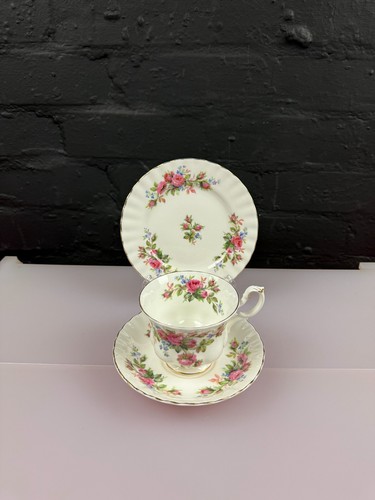 Royal albert moss rose - royal, tea