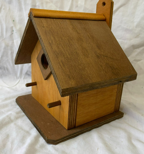 Bird house wooden - nesting,