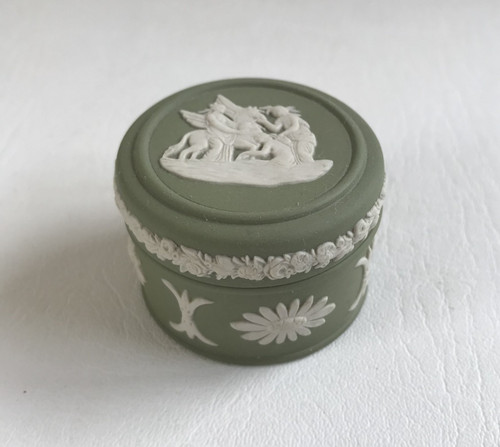 Wedgwood green jasperware - ,