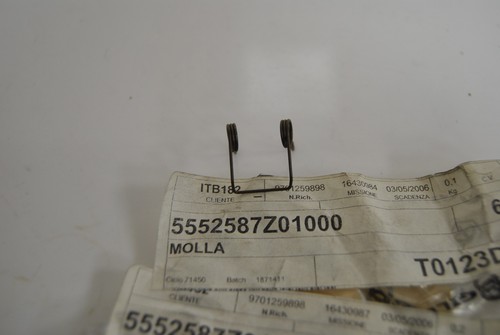 Glove box lid lever spring - lever,