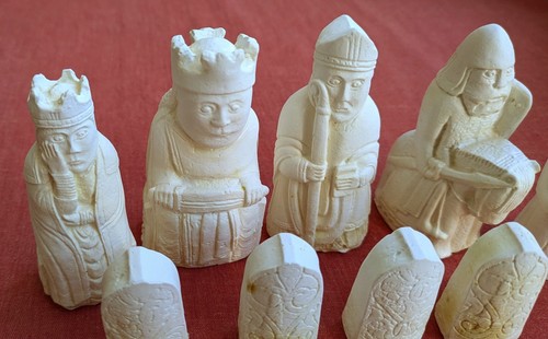 Medieval chess set latex - 7,