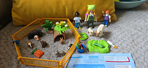 Playmobil country farm - playmobil, 70137