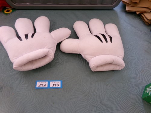 Disney store exclusive mickey - store,