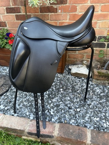 Thorowgood dressage saddle - thorowgood,