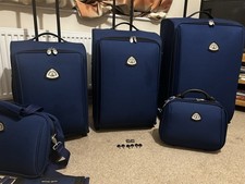 Globetrotter Suitcase In Royal