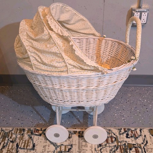 Pickup only vintage wicker - only,