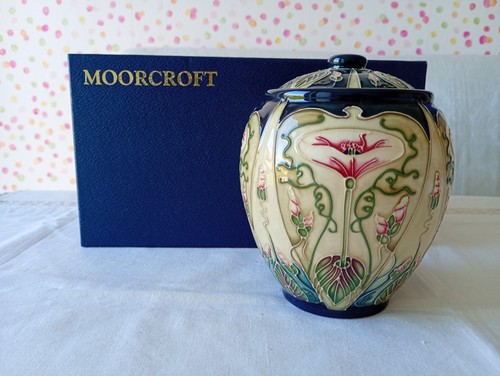Moorcroft arvensis ginger jar - arvensis,