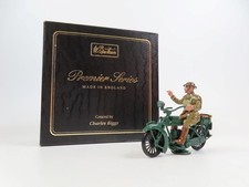 Britains 8921 Officer on