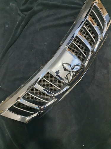 Mitsubishi l200 front grill - front,