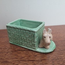 Vintage SylvaC Posy Vase Flower pot 2054 Green Basket with Beige Terrier.