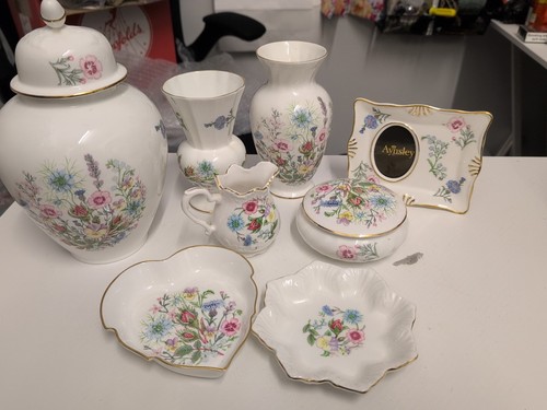 Collection aynsley wild - a,