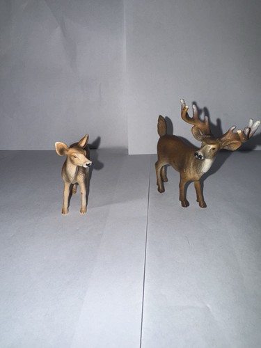 Schleich white tailed buck - white,
