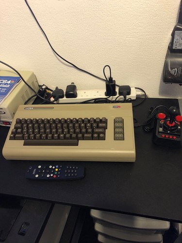 The c64 maxi computer - maxi, games