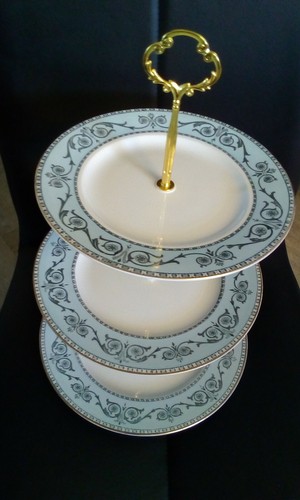 Beautiful vintage tier - beautiful,