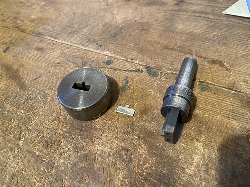 Fly press punch die - t, shape