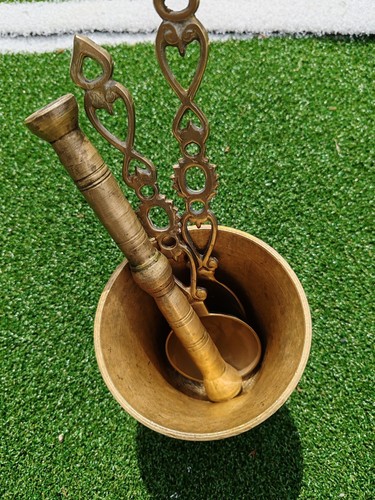 Antique bronze mortar - an,