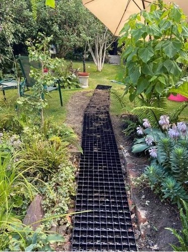 Black plastic paving driveway - plastic,