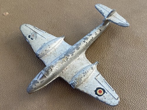 Dinky toys gloster meteor - dinky,