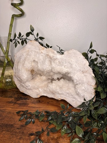 Large clear quartz - quartz, geode