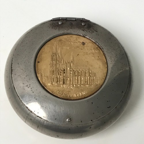 Antique ww2 metal - round, snuff