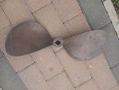 Boat propeller jeanneau - boat, 35