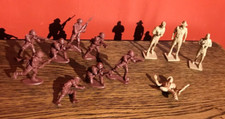 PLASTIC TOY SOLDIERS / ARMY