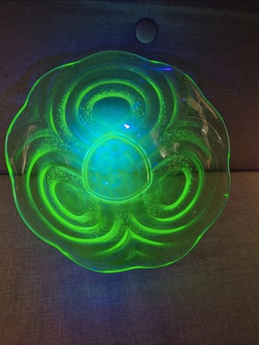 Uranium glass fruit - bowl-, art