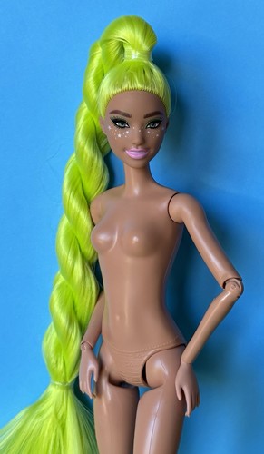 Barbie extra doll green hair - extra,