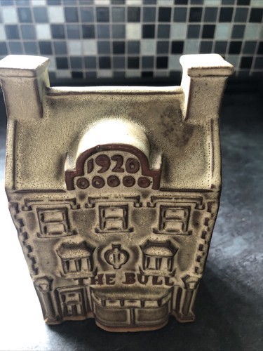 Tremar pottery the bull - -,