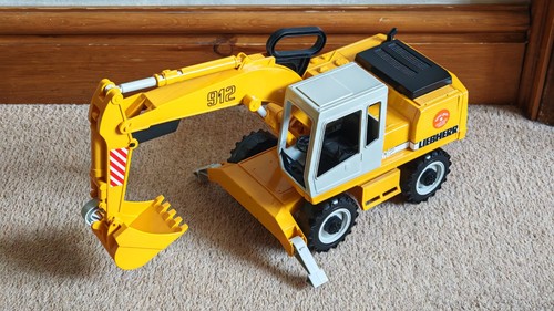 Bruder scale liebherr 912 - liebherr,