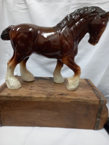 Large vintage ceramic - ceramic, shire