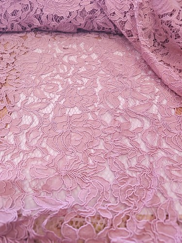 Floral lace fabric - ,