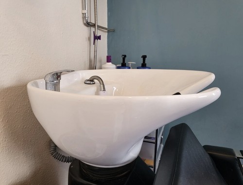 Salon chair backwash unit - salon,