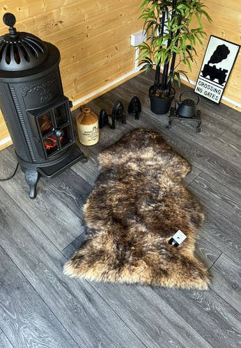 Brown sheepskin rug - |, fox