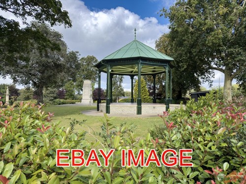 Photo the band stand - ,
