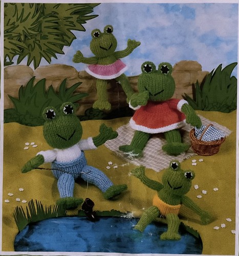 Knitting pattern frog family - pattern,