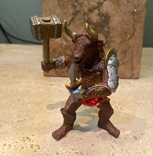 Vintage papo minotaur fantasy - papo,