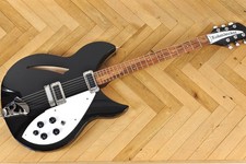 Rickenbacker 330 JG Jetglo