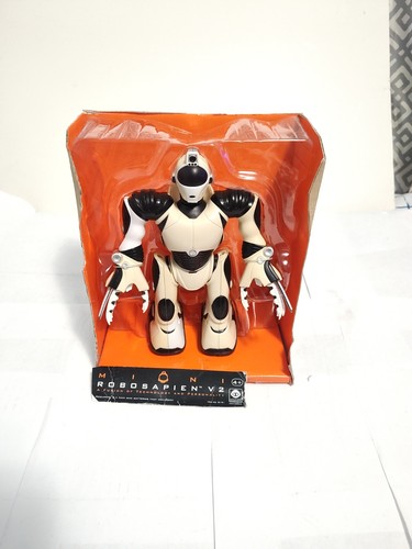 Robosapien robot figure - robosapien,