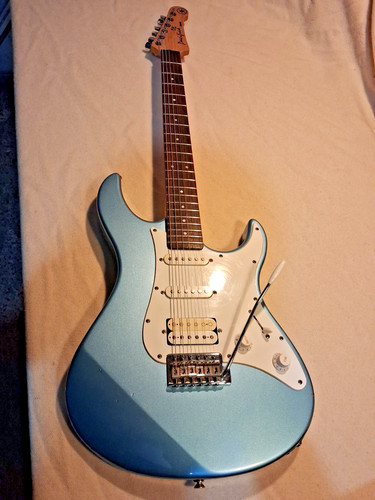 Yamaha pacifica pac112j - pacifica,