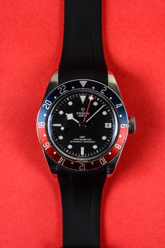 Tudor black bay gmt - black,