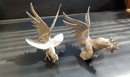 Silver plate roosters fighting - plate,