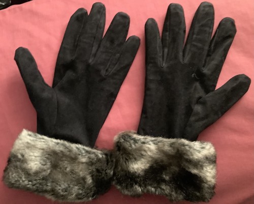 Soft black gloves with faux - soft,