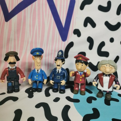 Postman pat figure bundle - pat,