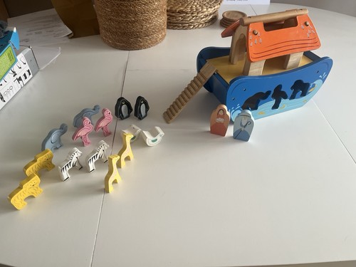 Toy van noah - le, ark
