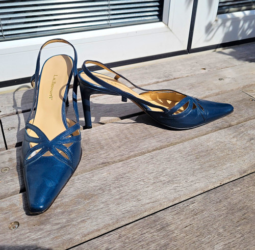 Bennett blue leather - l.k.,