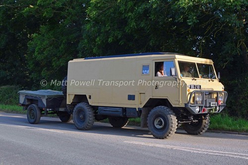 Photo 12x8 landrover 101 - photo,