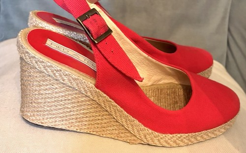 Pied terre red canvas and - pied,