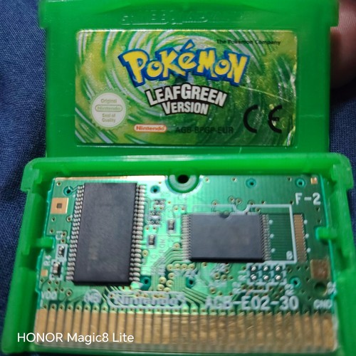 Pokemon leaf green version - leaf,